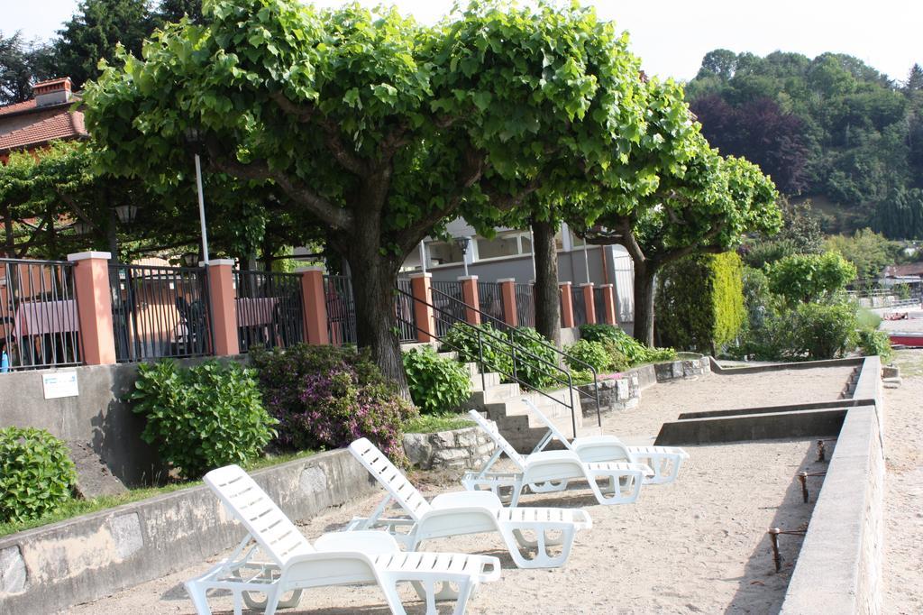 Albergo Riva Reno Di Leggiuno Exterior photo